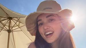 Jamie Kames duikt op in smerige video met zanger 'Vieze Jack': Steven Kazan  is niet blij!