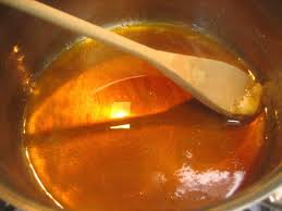 Se siete tra quelli che si spaventano al solo pensiero di dover fare il caramello in casa, oggi vi farò passare tutte le paure! Come Fare Il Caramello A Casa Caramello Fatto In Casa Ricetta Foto
