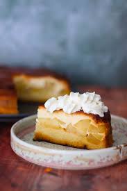 Pentru aceasta reteta este nevoie de: Tort Cu Mere Si Crema De Zahar Ars Miruna Lica