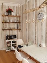 skandinavische kuche in holzoptik holztapete inneneinrichtung wohnung