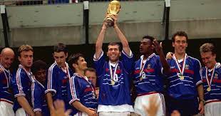 L'année 1998 est évidemment marquée par la victoire de la france en coupe du monde. Premiere Victoire En Coupe Du Monde Equipe De France 98 Equipe De France Coupe Du Monde