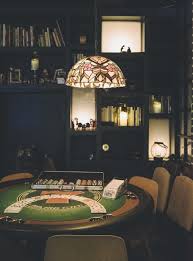 Hd Wallpaper Tiffany Pendant Lamp Near Poker Table Lighting Game Gambling Wallpaper Flare