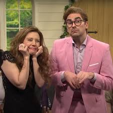 © provided by et canada will heath/nbc i feel the need to clarify this… Watch Dan Levy And Kate Mckinnon In Snl Wedding Skit Video Popsugar Entertainment