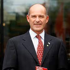 April oberhalb von zermatt vermisst wird. Karl Erivan Haub Suche Nach Tengelmann Chef Verzogert Sich Manager Magazin