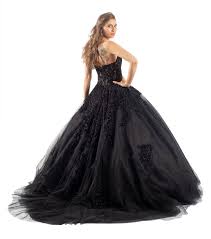 Ist in der traumwelt ein hochzeitskleid zu sehen hat das brautkleid eine andere farbe, sollte dies in die gesamte traumdeutung unbedingt. Schwarze Brautkleider Grosse Auswahl Braut Tempel