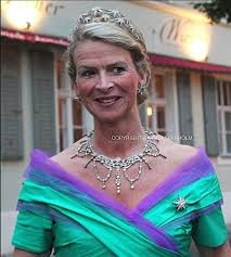 The Double Row Of Diamond Star Tiara Is Still In The Oldenburg Family It Was Worn By Duchess Caroline Oldenburg Nee Cou Royal Crown Jewels Royal Tiaras Tiara