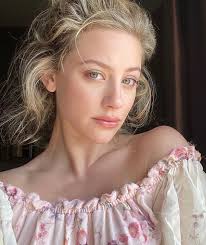 Evie Payne (@xeviepaynex)