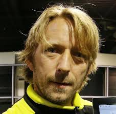 Erreicht borussia dortmund in der saison 2020/21 mit der qualifikation für die champions league. Sven Mislintat Bvb Kassiert Von Arsenal Eine Millionen Ablose Fur Scout Welt