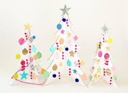 They are also easy and simple to make, ideal for beginners. 20 Easy Paper Ornaments For Christmas Tip Junkie