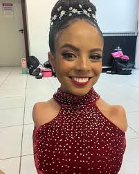 Today is my birthday hope I get some love here ,,,,💕 . . . . . . . .  #jenniferlopez #alexandradaddario #AngelinaJolie #MeganFox #margotrobbie  #chrisevans #ChristianBale #AnneHathway #BrieLarson #ScarlettJohansson  #elizabetholsen #JenniferLopez ...