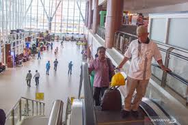 Menerima pemesanan tiket pesawat video ini menunjukkan bagaimana cara manage tiket pesawat online jika anda sudah menjadi agen pesan tiket pesawat murah. Penjualan Tiket Pesawat Masih Dominasi Di Traveloka Antara News