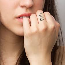 Hourglass Temporary Tattoo Set Of 4 Verruckten Tattoos Temporare Tatowierung Und Sanduhr Tattoo