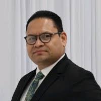 Lee Rocha's Instagram, Twitter & Facebook