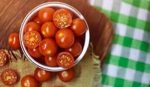 Los Conejos Pueden Comer Tomate Si Pero Con Precauciones En su hábitat natural, los conejos salvajes comen una gran variedad de pastos, hierbas en zonas pobladas por humanos, los huertos atraerán a los conejos a comer lechuga así como cualquier otro vegetal de hojas verdes. los conejos pueden comer tomate si