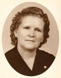 Earline Snyder's Instagram, Twitter & Facebook