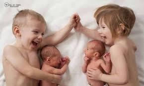 Resultado de imagem para bEBÃŠS GÃŠMEOS