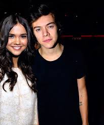 Gli ultimi avvistamenti del cantate, l'estate scorsa in vacanza in . Sink Down With These Ships For Anon Maia Mitchell Harry Styles