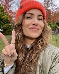 Dani Valentin's Instagram, Twitter & Facebook