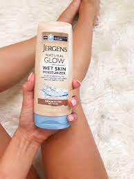 Get The Glow With Jergens Natural Glow Wet Skin Moisturizer