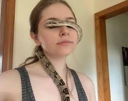 Selfies with snakes: expectation vs reality