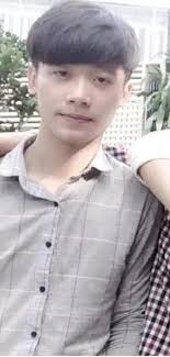 Ảnh thư sinh của Quang Linh lúc còn ở Việt Nam, 6 năm sống tại châu Phi  ngày càng "sương gió"