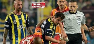 Fifa kokartlı hakem, 10 haftası geride kalan ligde bu sezon 6 karşılaşmada görev aldı. Fenerbahce Galatasaray Derbisi Cuneyt Cakir In Haber Hurriyeti