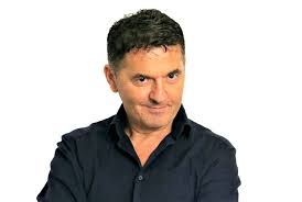 Nel 1999 appare come iena nel programma di italia 1. Teo Mammucari Chi E L Attore Cantante E Conduttore Televisivo