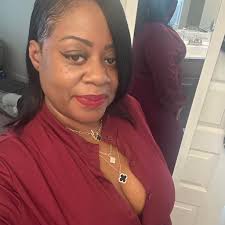 Skip the chaos of parking in the city and leave the parking to us. 😎 ✔️  Easy pre-booking from your phone ✔️ Valet parking ✔️ Manage and modify from  the app Download