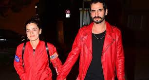 Burak yamantürk ve gözde okur ilişkisi? Ozge Ozpirincci Den Burak Yamanturk E Romantik Kutlama