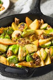 Gebratener Rosenkohl Mit Apfel Und Walnuss Rezept Rosenkohl Rezept Vegetarisch Gerichte Mit Rosenkohl Rosenkohl