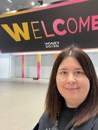 Gina Clarke (@ginadav)