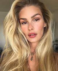 Yasmin brunet (born june 6, 1988) is a brazilian model who appeared in the 2008 sports illustrated swimsuit issue. Yasmin Brunet Beautifulfemales