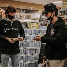 Bryce hall stands 5 feet and 11 inches tall. Josh Richards Joshrichards Instagram Photos And Videos