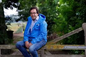 Diederik gommers, voorzitter van de nederlandse vereniging voor intensive care (nvic), vertelt in de coen en sander show dat hij denkt dat nederland weer in lockdown gaat. Ic Man Diederik Gommers Stamgast Bij Talkshows En Rutte Thuis Tussen De Koeien In Wijngaarden Foto Bndestem Nl