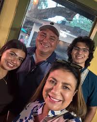 With @reinaferia26 @el.reyfeo 77 Royal Brunch! ❤️🩵