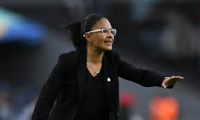 La directora técnica de la selección mexicana femenil, mónica vergara está en japón con sus jugadoras preparando el partido del 13 de junio ante su similar de aquel país y asegura que no cree que sean muy diferentes a sus contrincantes. Monica Vergara Es Nueva Entrenadora De La Seleccion Mexicana Femenil Futbol Rf