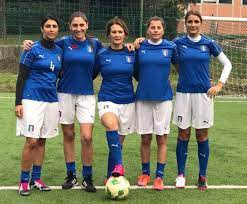 Questi sono i tweet più interessanti del momento che parlano di katia serra. Facebook