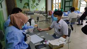 Ratusan Siswa Sman 1 Pontianak Ikuti Rapid Test Yang Digelar Dinkes Kalbar Tribun Pontianak