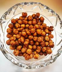 Entdecke 20 gesunde snack rezepte für jede gelegenheit. Knusprige Gerostete Kichererbsen Aus Dem Ofen Gesund Snacken Eatclever Blog