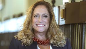 A carioca de 43 anos voltará a aparecer na tv no viva, que. Susana Vieira Internada Com Trombose Sintoma Que Ela Teve E Um Dos Mais Comuns Vix