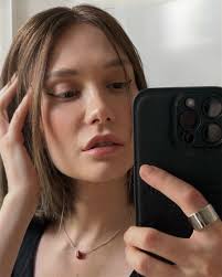 The High Priestess. I would love to have an updated photos of my new hair  by @26_shades @marcben26 @look_ramo #witch #witchcraft #noblonde #brunette  #beauty #beautiful #hair #hairstyle #newhair #portrait #girl