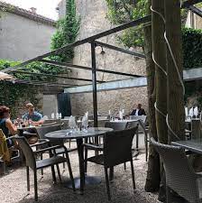 L'été, vous apprécierez les tapas servies dans le superbe jardin ombragé, à même les remparts. Le Jardin De La Tour Restaurant De Cuisine Traditionnelle A Carcassonne Avec Linternaute