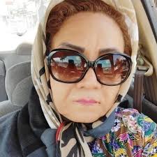 アンジェリーナ・ジョリーが第15回知事賞でノックス・ジョリー・ピットと母息子デートナイト。 ❤️ もっと写真を見る 🔗:  extratv.com/photos/2024/11/17/15th-governors-awards-red-carpet