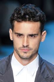 Comment choisir une coupe de cheveux homme? Quel Coupe De Cheveux Homme Est L Affaire D Un Coiffeur Professionnel