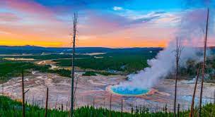 At yellowstone national park lodges, you're invited to discover or rediscover the magic of the world's first national park, yellowstone. Die Schonheit Des Yellowstone Nationalparks Visit The Usa