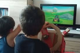 Dibujo de un nino jugando videojuegos. Desde Que Edad Se Puede Jugar A Videojuegos Bam