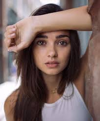 Emma Walton Brown Hair Brown Eyes Girl Big Brown Eyes Brown Hair Brown Eyes