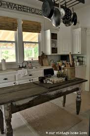Absolutely Love This Old Farm Table As An Island Trendy Farmhouse Kitchen Farmhouse Kitchen Tables Country Kitchen Decor