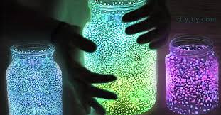 Add some easy backyard lighting with these cute mason jar outdoor lights tutorials. Glowing Diy Idea Mason Jar Patio Lights