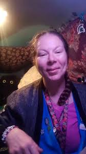 queen of swords reversed or low vibing #tarotok #amonecardreading #wit...